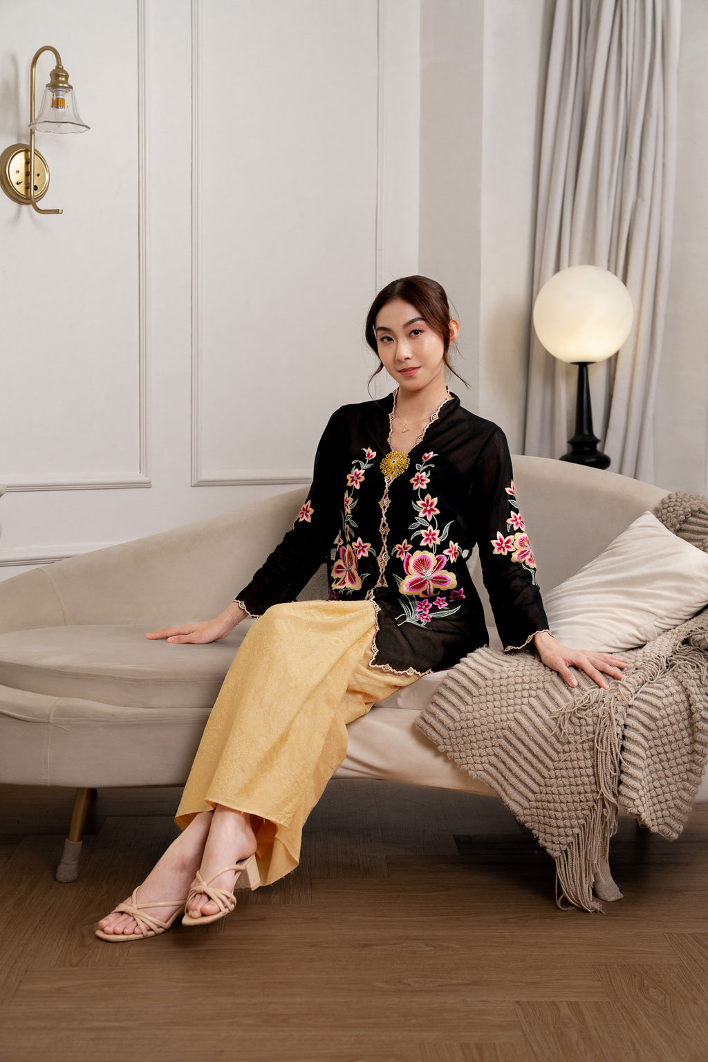 Serena Kebaya Set in Black