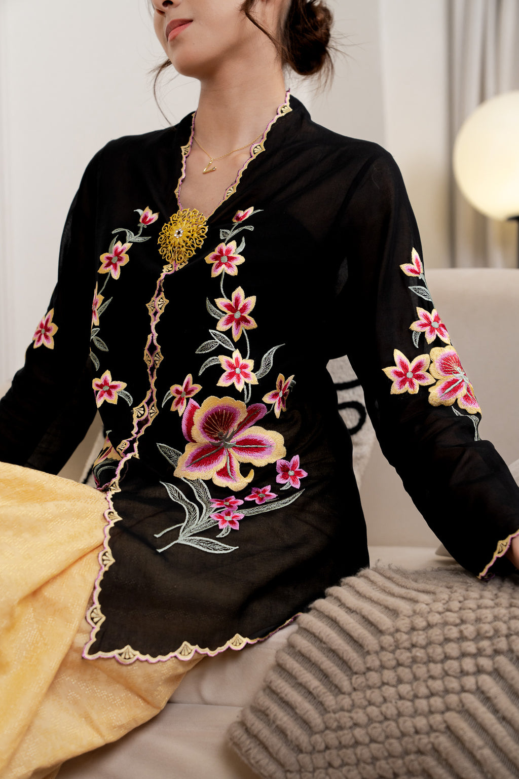 Serena Kebaya Set in Black